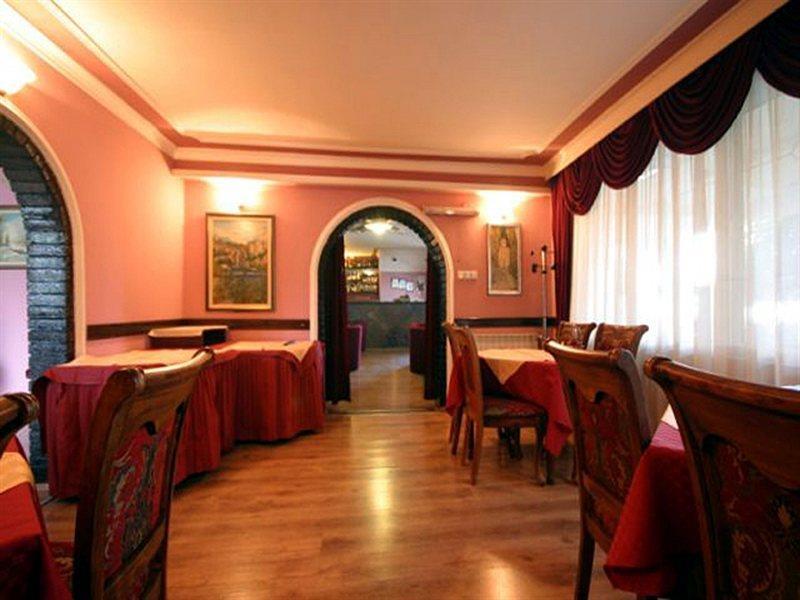 Hotel Evropa Подгорица Интериор снимка